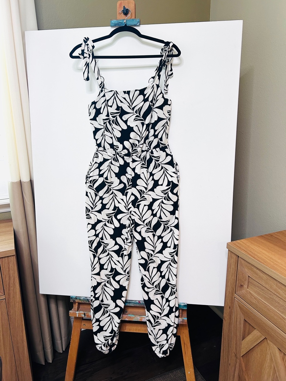 Xology Black & White Tropical Print Jumpsuit | Size Medium - Picture 2 of 6